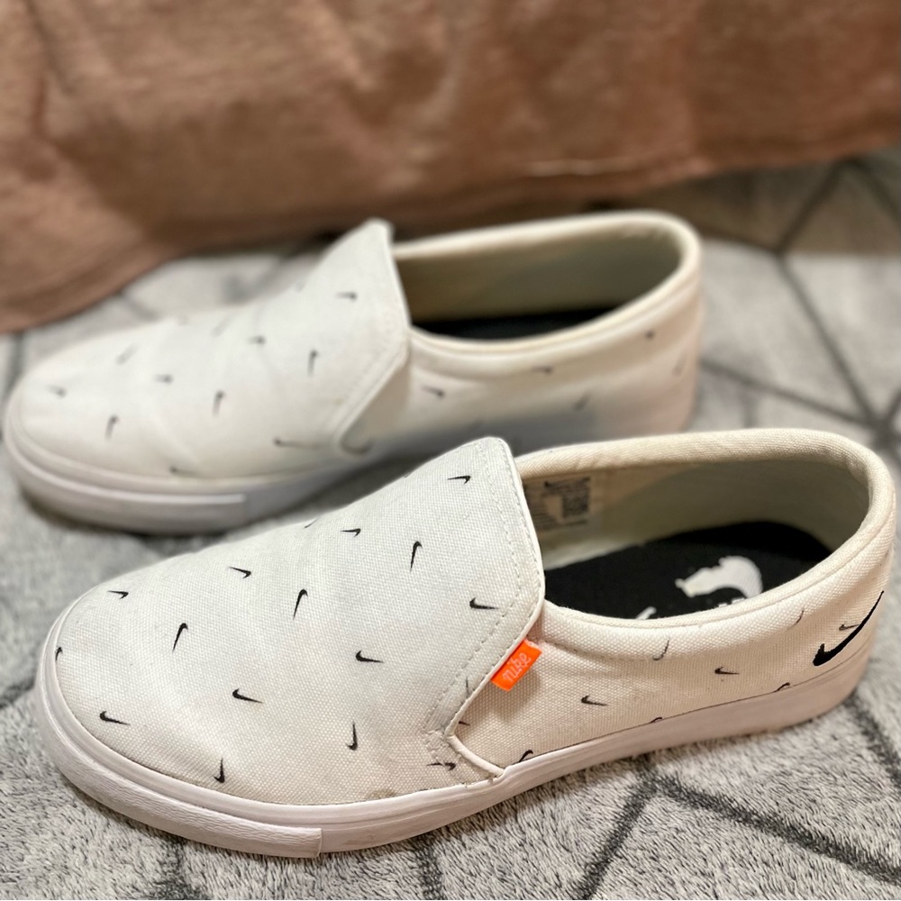 Nike Slip-on Sneaker